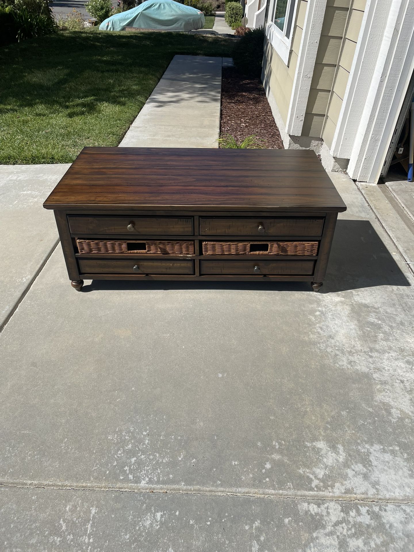 Beautiful Center Piece Table