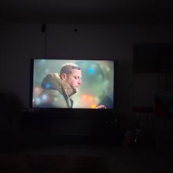 75" Samsung QLED TV