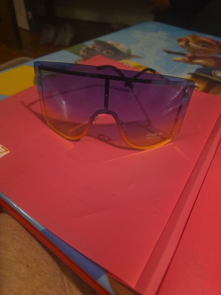 Sunglasses/Fashion Glasses