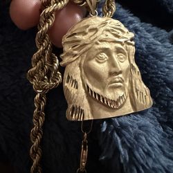 14k gold chain Jesus pendant