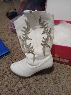 White toddler boots