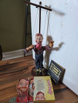 Howdy Doody Marionette Puppet with Stand and Box