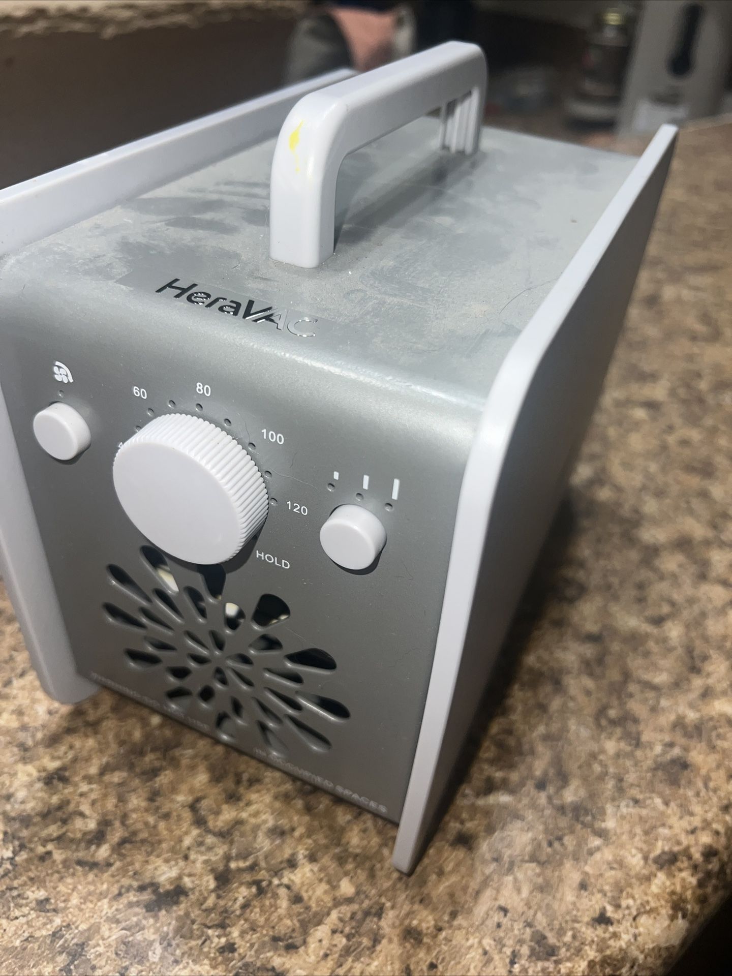HeraVac Ozone Cleaner 