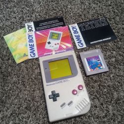 Original Nintendo Gameboy Handheld 