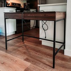 Computer Desk With Build-in Outlets