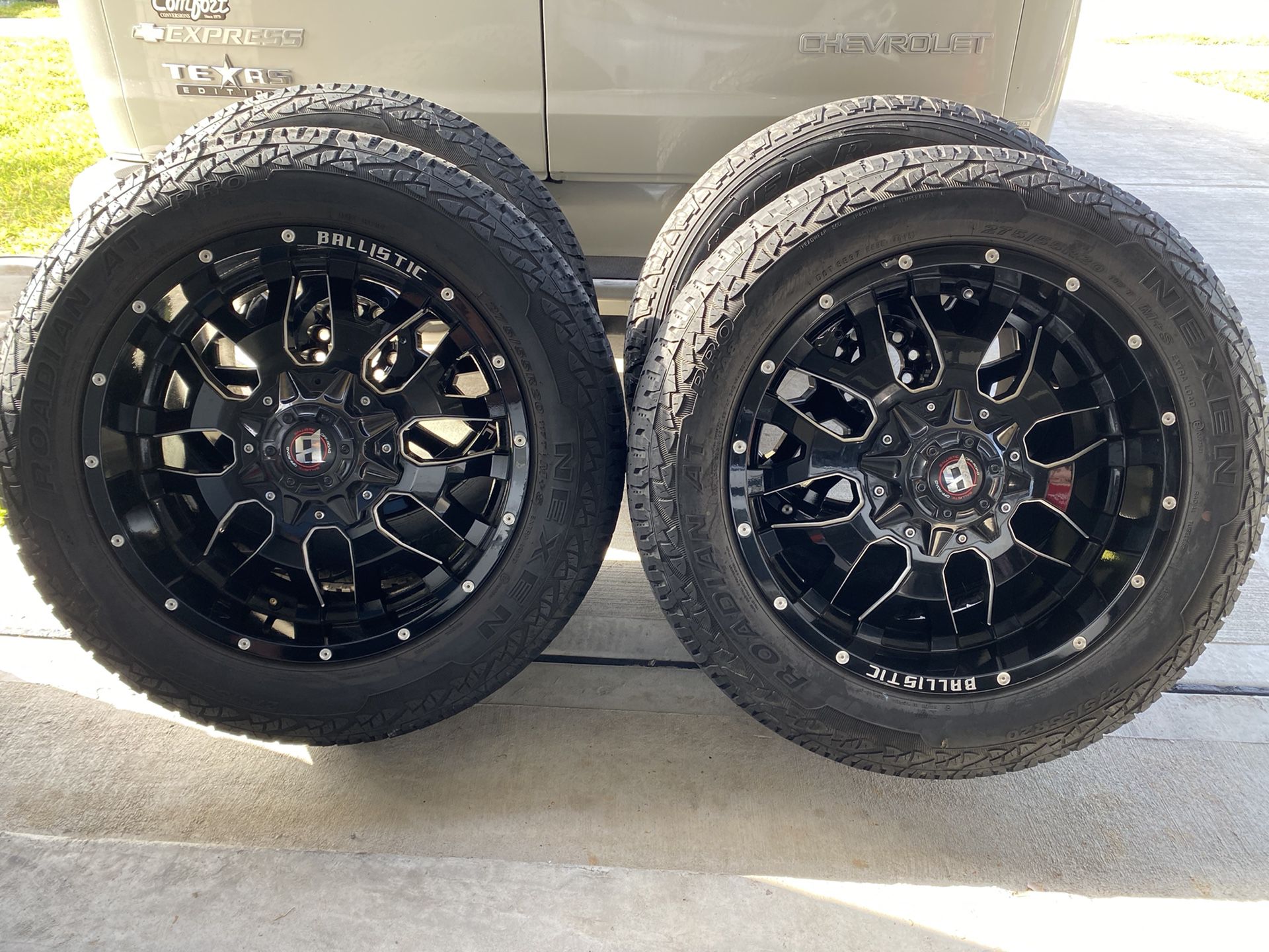 Rims and tires 20x12 5lugs tundra dodge Jeep
