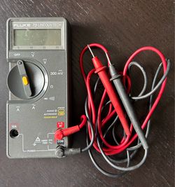 FLUKE 73 Series 2 Digital Multimeter with Test Leads
