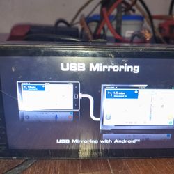 Kenwood Half A Dead TV GPS Navigation Apple Car Play Android Auto