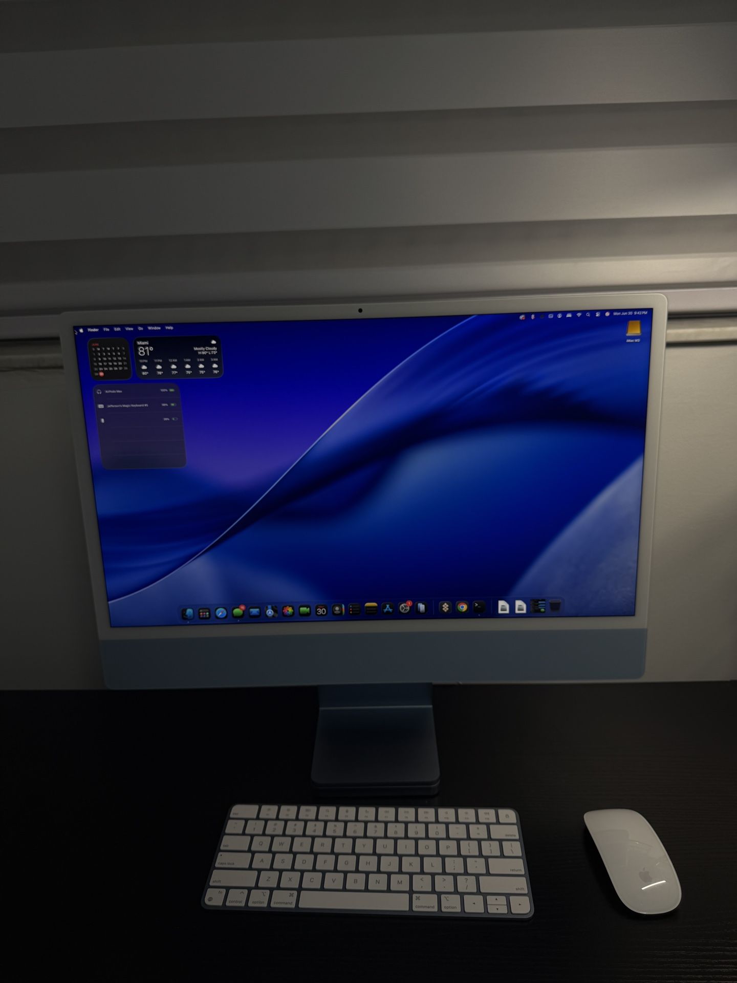 Apple - iMac 24" All-in-One - M3 chip 8-Core - 8GB Memory - 256GB - Blue (Original Box included)