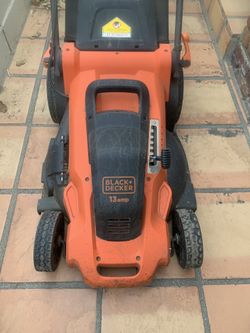 Black and Decker 13 amp electric Lawnmower