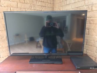 39" flat-screen TV (with free Smart DVD player)