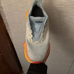 Hokas