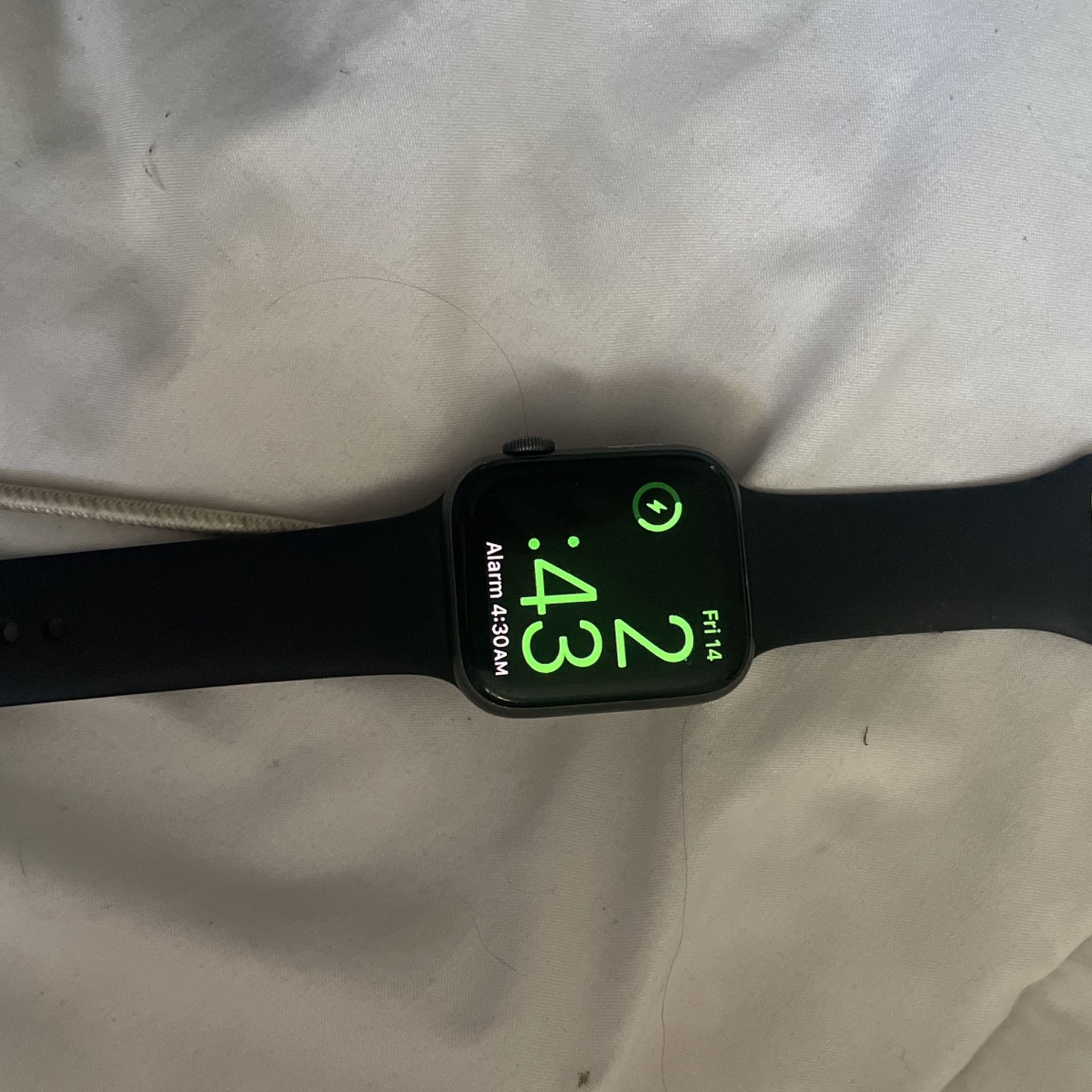 Apple Watch Series 4 (power Button needs replacement)