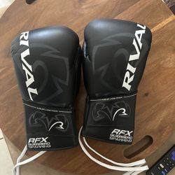 Rival Boxing RFX Guerrero Sparring Gloves Sf-H 14 Oz
