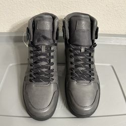 Brand New Levi’s Sneakers Boots 