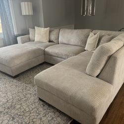 Sectional Couch With Ottoman