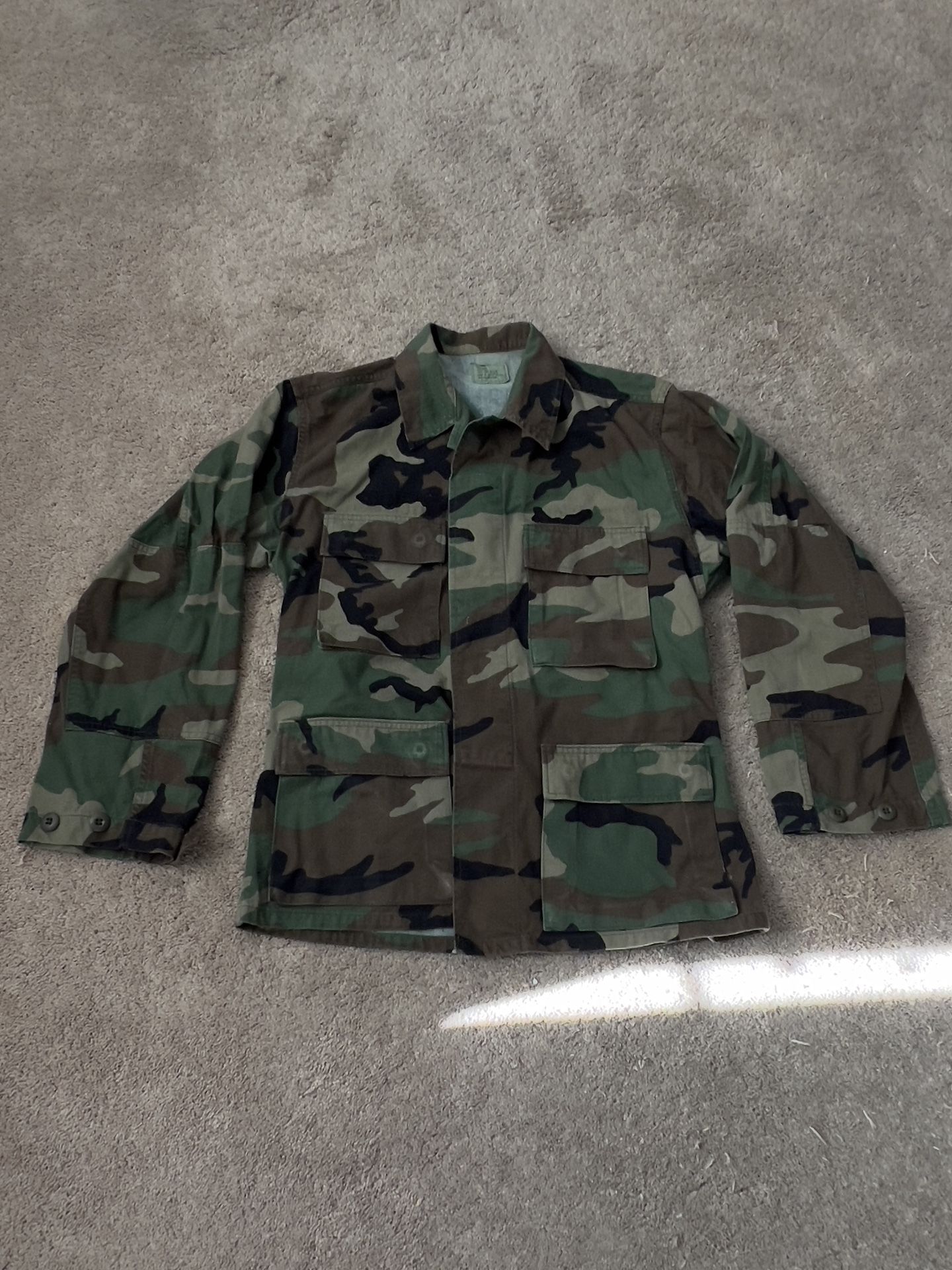 US Military Woodland Combat Coat, Size Small - Short