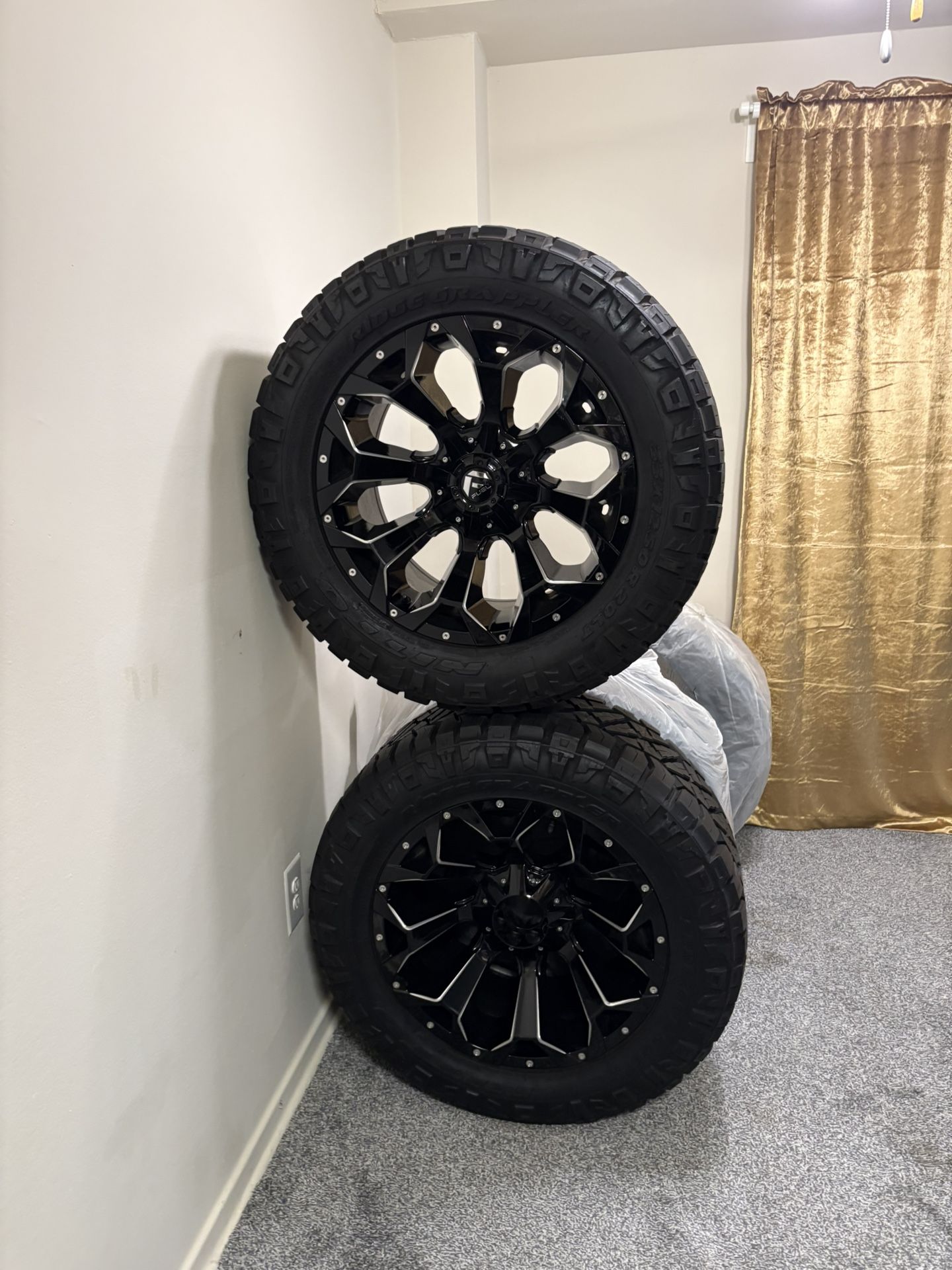 Fuel Rims And Ridge Grappler Tires NEW. Five Holes. 33 *12.50