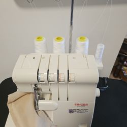 Singer Overlock Mashine