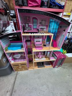 Kid Kraft Wooden Doll House
