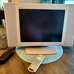 Sanyo 15" 480p 4:3 LCD HD TV CLT1554