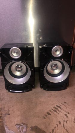 Pair of Black Bookshelf Speakers