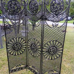 Beautiful Vintage Heavy Iron Garden Screen