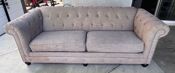 Chesterfield Roll Arm Sofa 🛋️