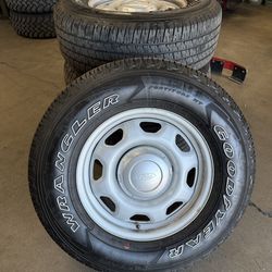 17” Ford F150/Expedition Steel Wheels & Tires (6x135)
