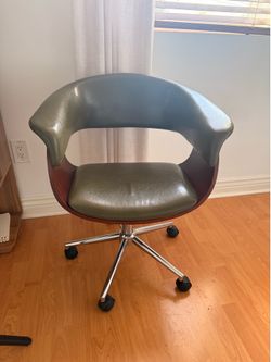 Modern Green Swivel Office Chair with Wood Accent – $65