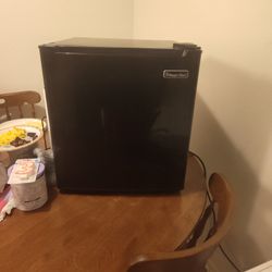 Mini Fridge 