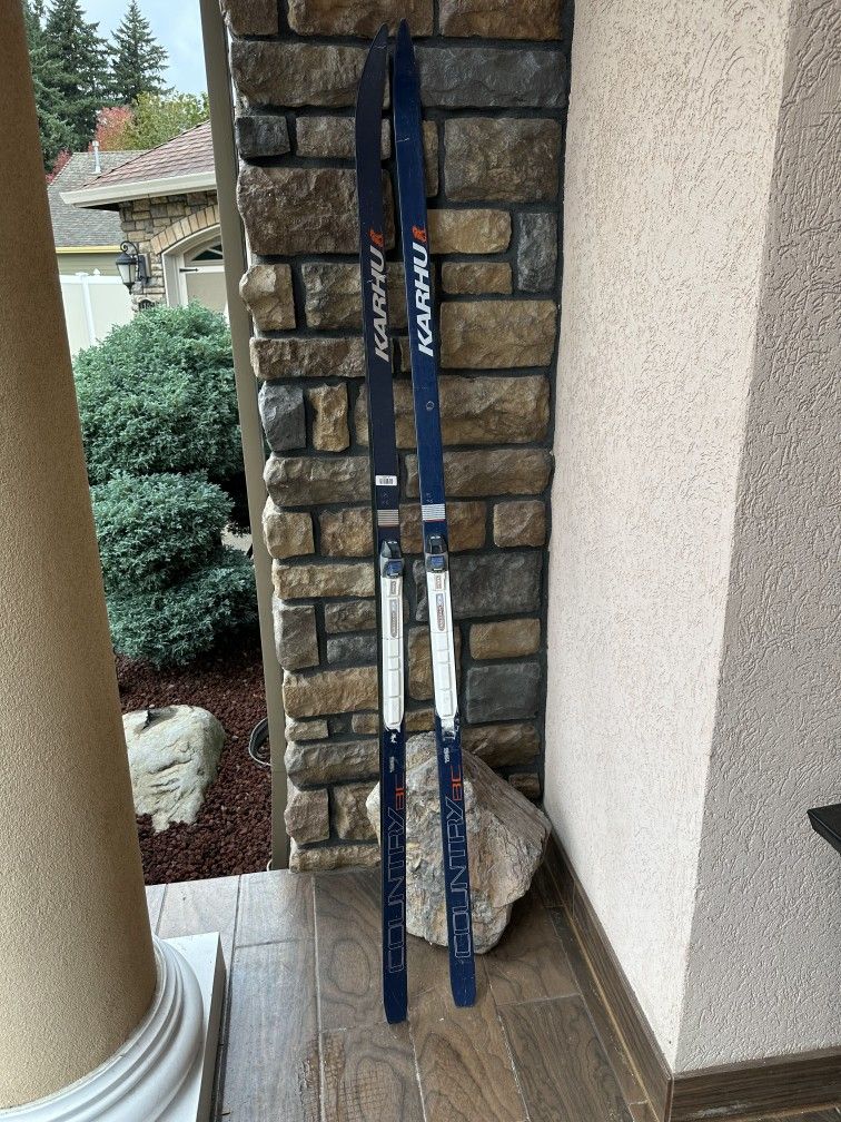 Karhu 195cm skis with Salomon profil bindings 