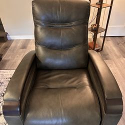 Canmore Leather Power Recliner with Power Headrest (Gray)
