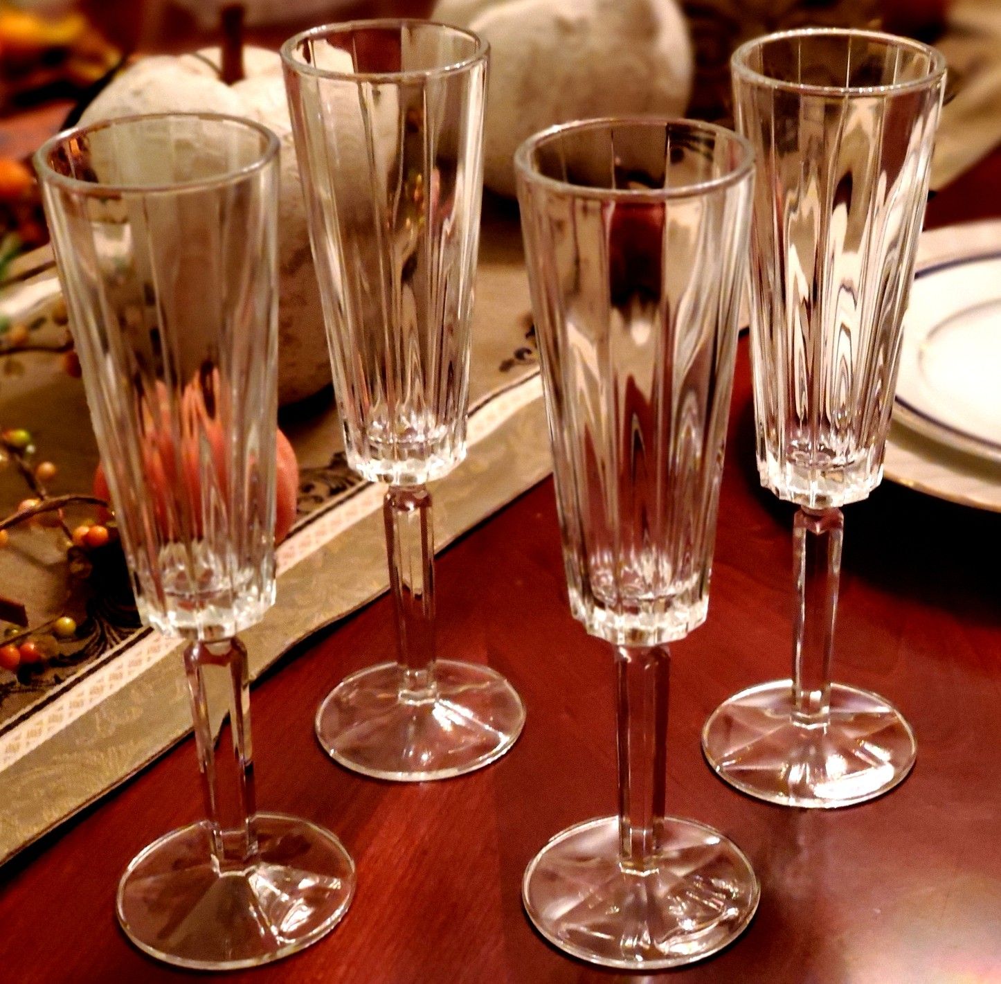 2 Pairs of Brand New Toasting Champagne Flutes Perfect for wedding or holiday gift (4 glasses included)