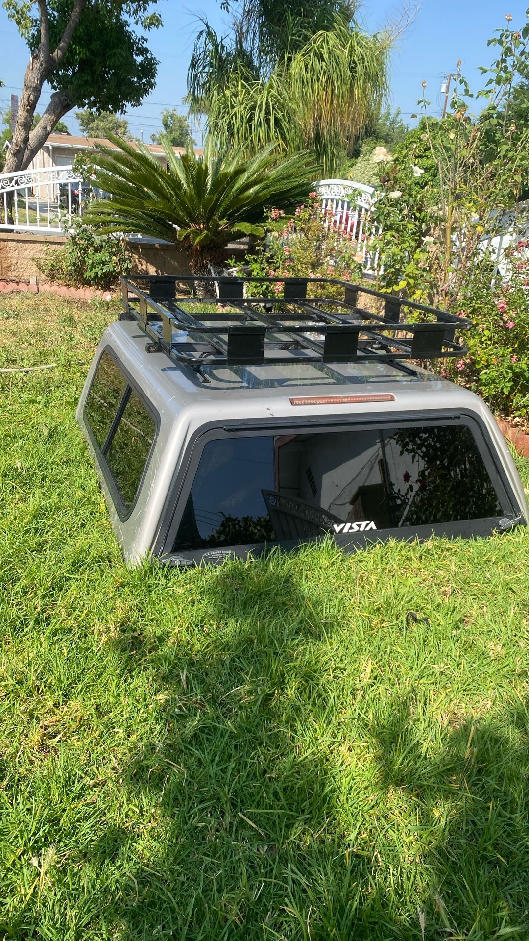 Camper With Canasta Arriva