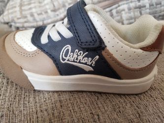 Oshkosh Size 6 Shoes
