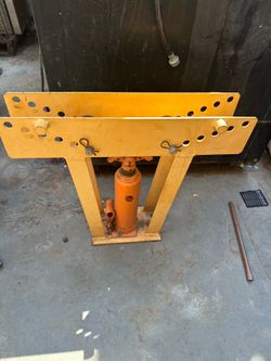 Metal tube bender