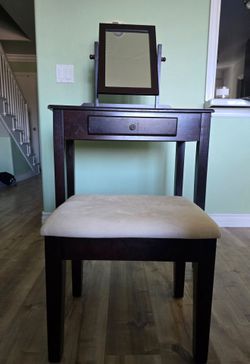 Vanity set