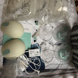 Willow breast pump with disposable milk bags