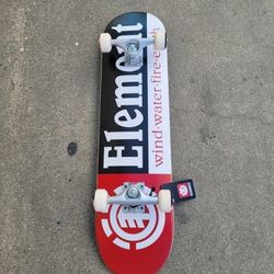 ELEMENT SKATEBOARD SIZE 7.75 