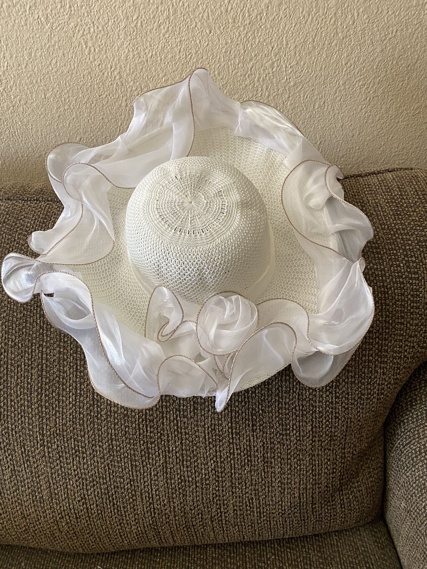 New! White Sun Hat With Ruffled Edges. Read Description For Details And Location