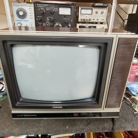 Vintage 1985 Toshiba blackstripe 13