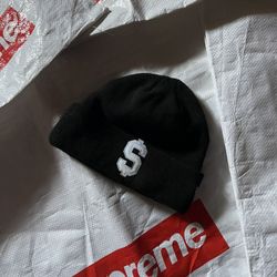 Supreme Beanie / New Era