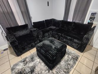 4-Piece Sectional Set W/ Ottoman