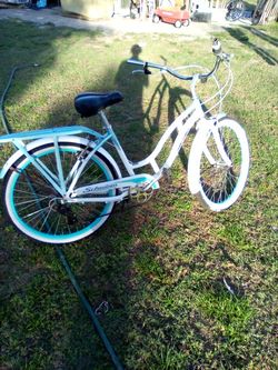 Schwinn Beach Cruiser