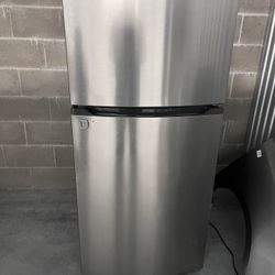 Frigidaire 14 Cu. Ft. Top Freezer Refrigerator