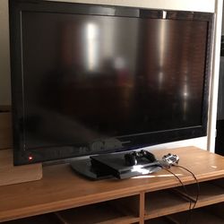 [RESERVED] 2011 Hisense Television with Stand