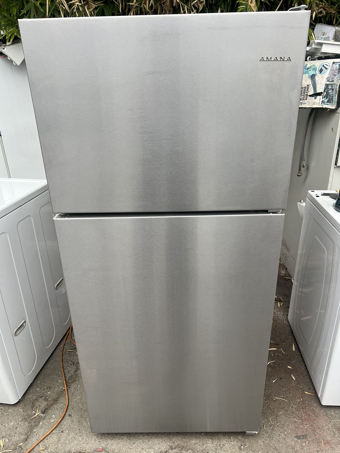 2018 Amana Stainless Steel Refrigerator Ready To Go‼️‼️‼️