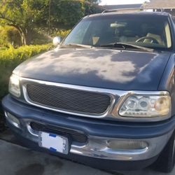 Used, 1998 Ford Expedition Billet Geill Ang Headlights