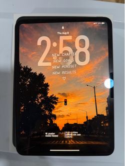 Like new Apple iPad Pro 11” M5 256 gb standard glass Verizon + WiFi